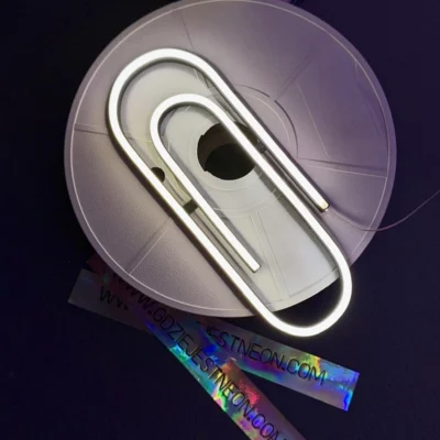 Neon led spinacz z bliska