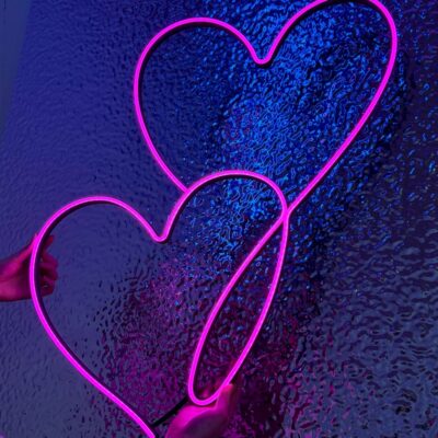 neon led dwa serca rozowe zdjecie