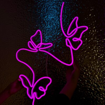 neon led motylki rozowe zdjecie